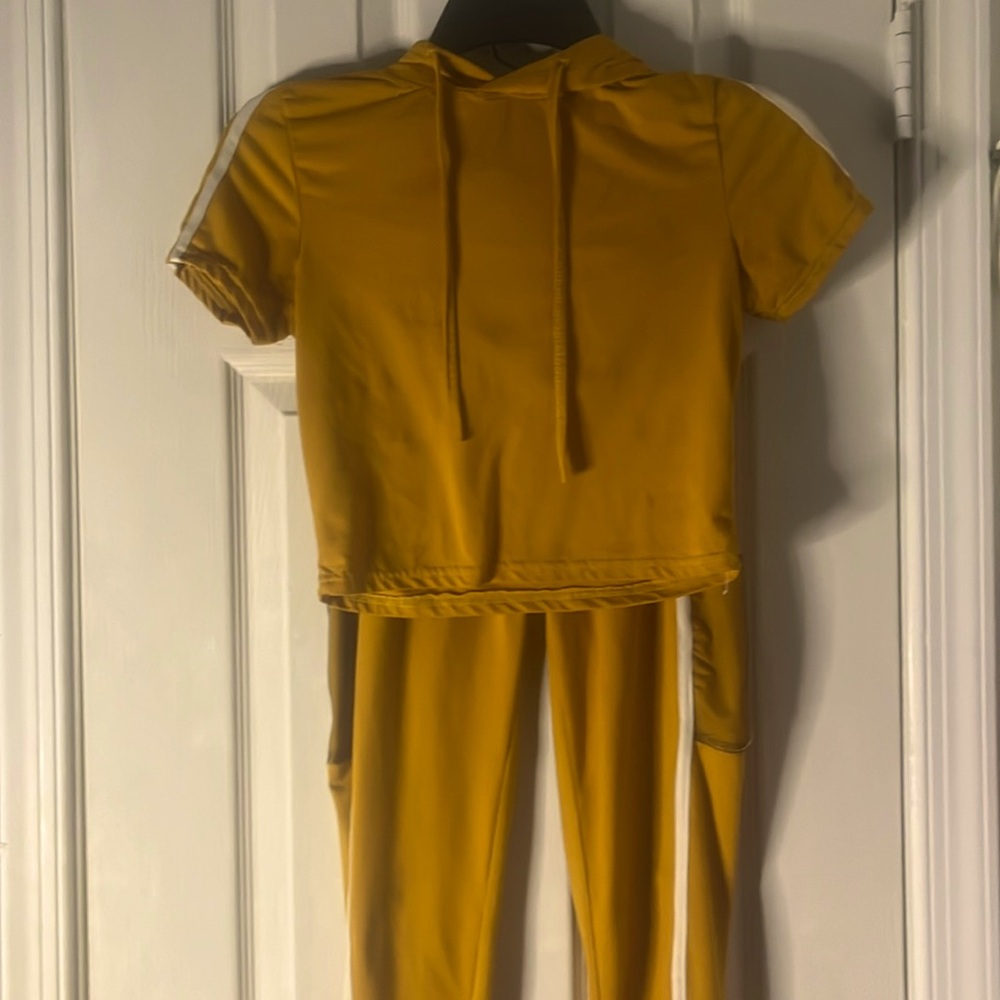 Orange 2 piece leggings and top